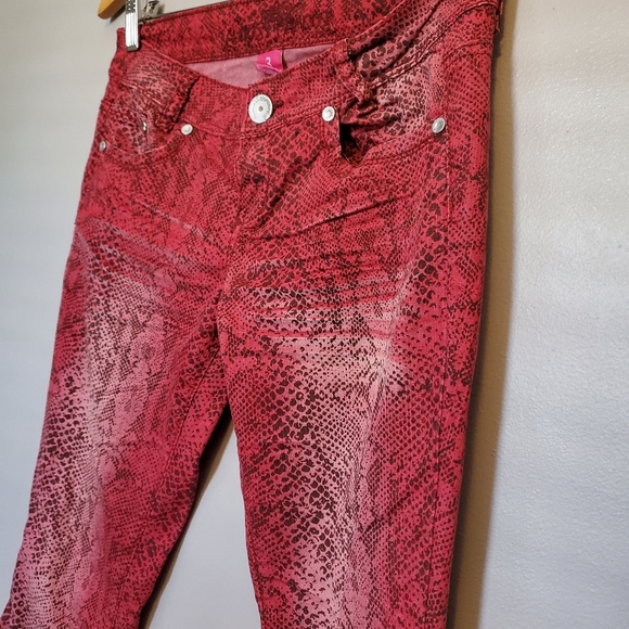 Almost Famous Red Snake/Animal Print Skinny Jeans - Size 3 - Picture 4 of 8